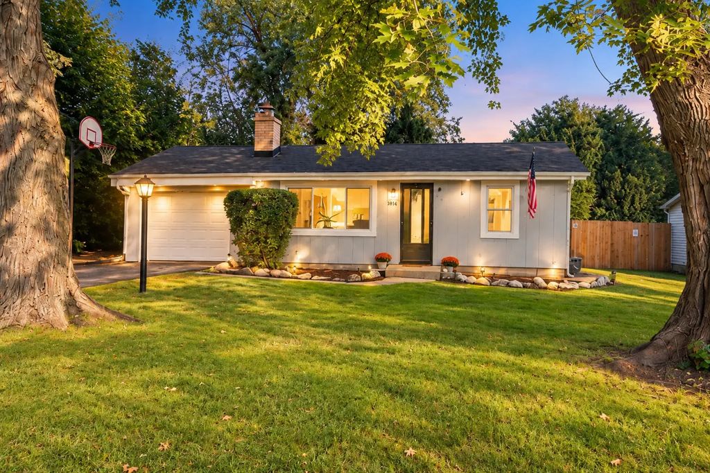 3914 Woodstock Street, Wonder Lake