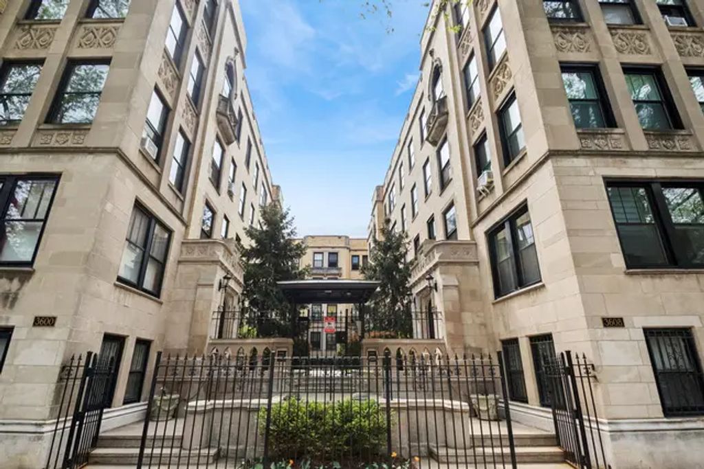 3606 N Pine Grove Avenue 4j, Chicago