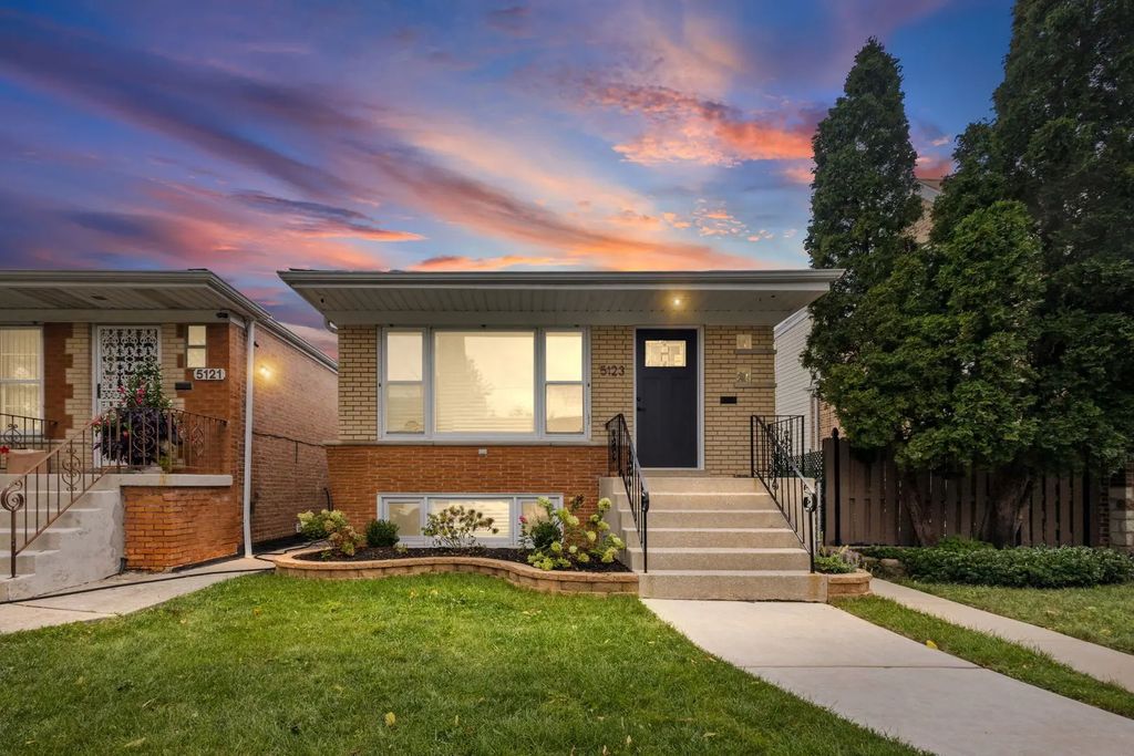 5123 S Lotus Avenue, Chicago