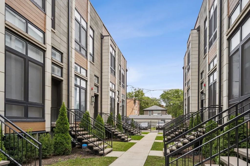 6209 S Ellis Avenue E, Chicago