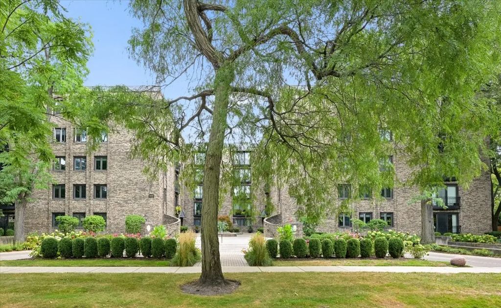 1009 Bonnie Brae Place 2b, River Forest