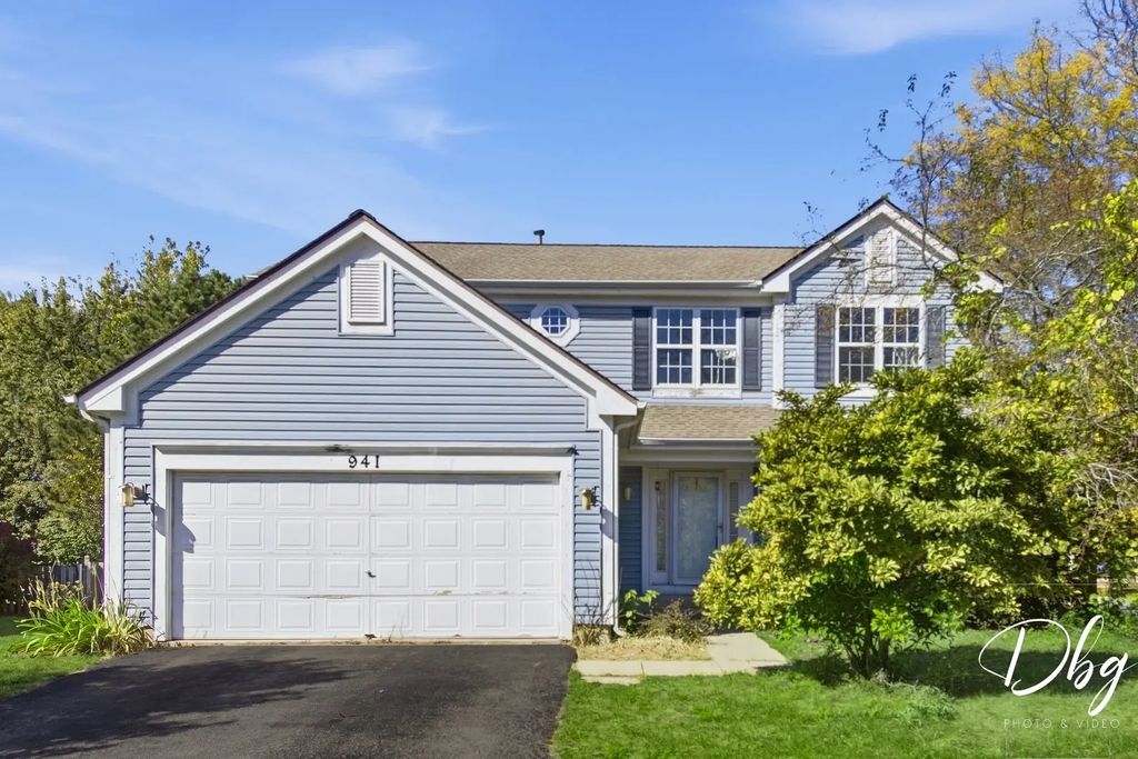 941 W Cambridge Court, Grayslake