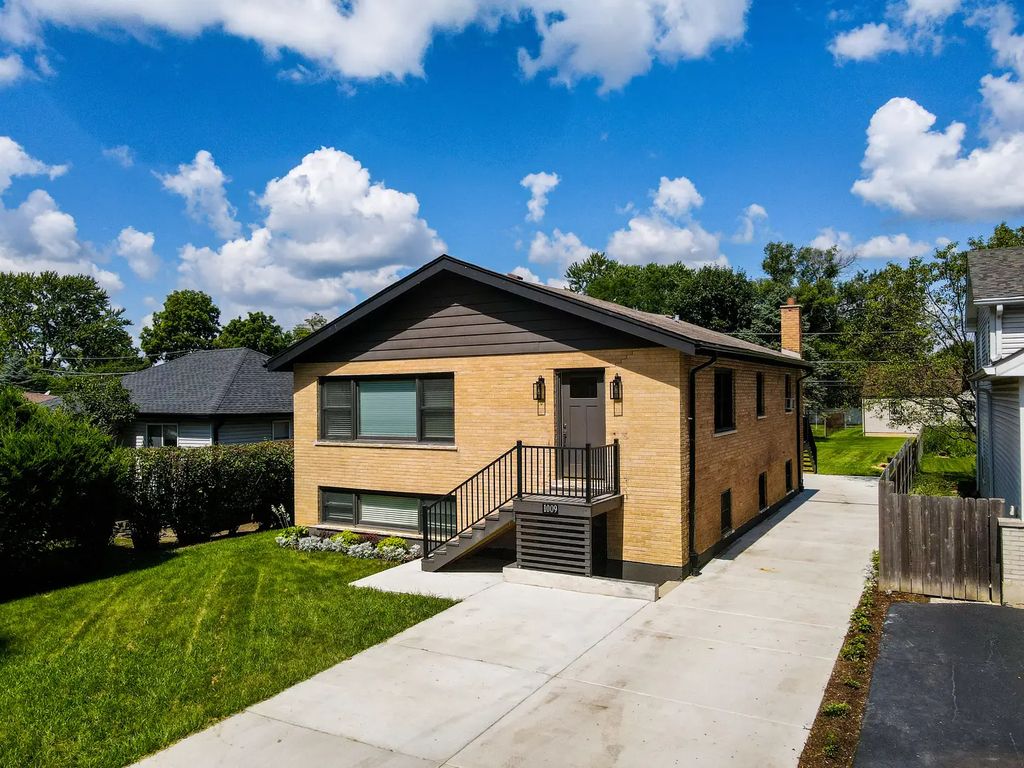 1009 Highland Avenue, Wauconda