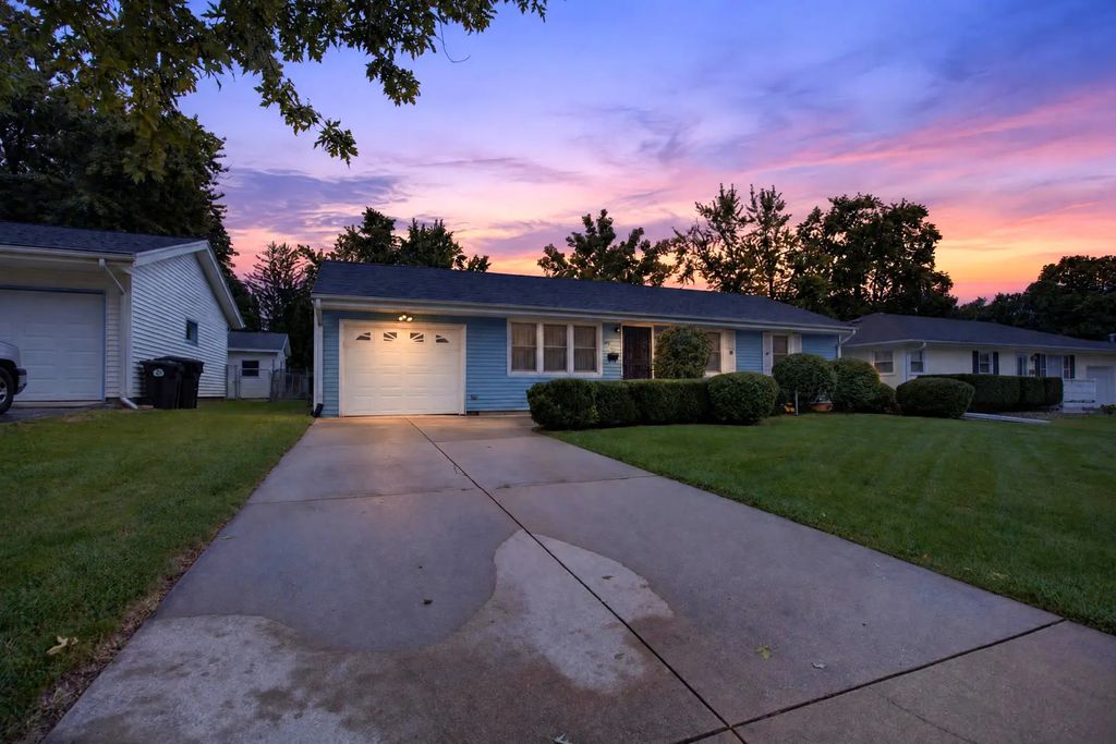 405 Warren Avenue, Normal