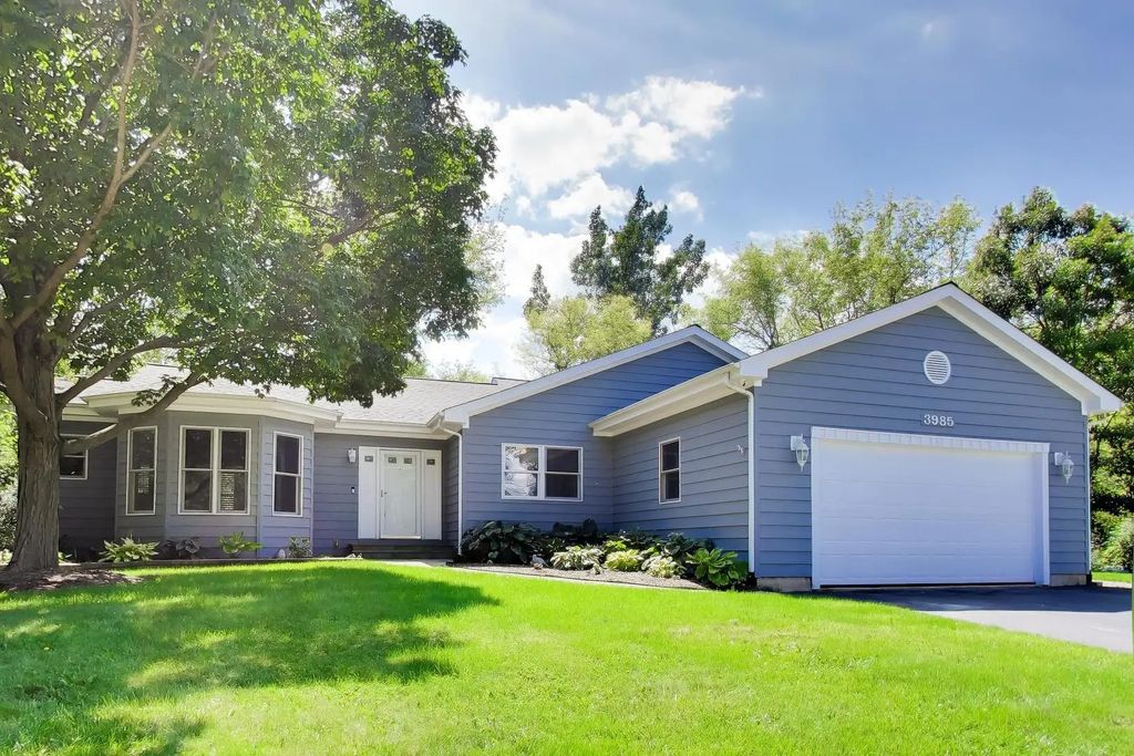 3985 Dorchester Avenue, Gurnee