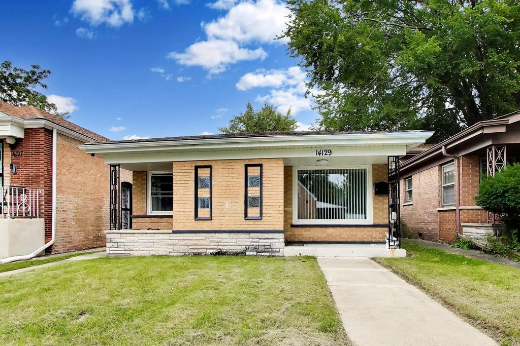 14129 S La Salle Street, Riverdale