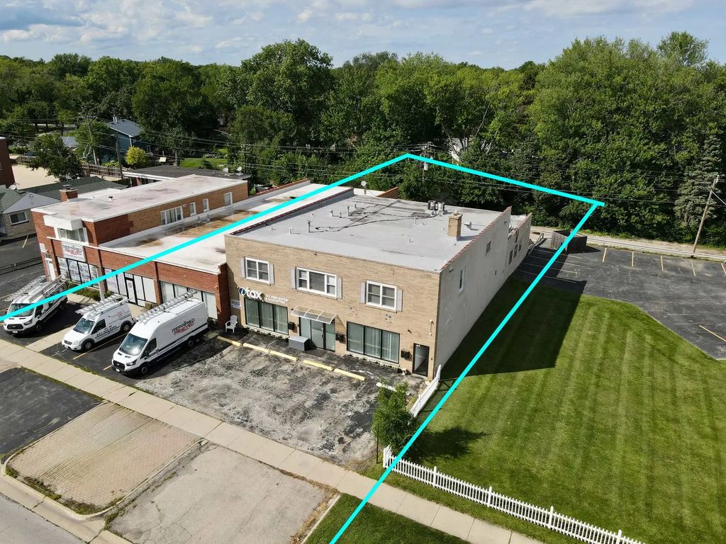 552 E Northwest Highway, Palatine