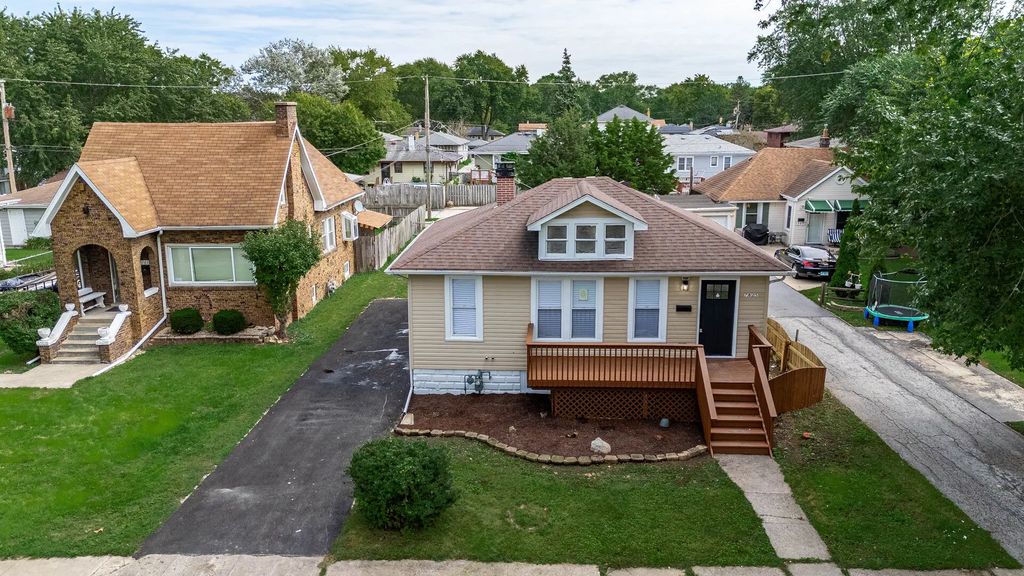 17825 Chicago Avenue, Lansing