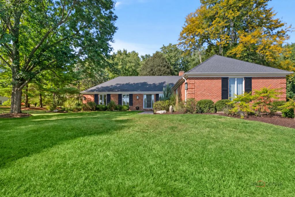 79 Mark Drive, Hawthorn Woods
