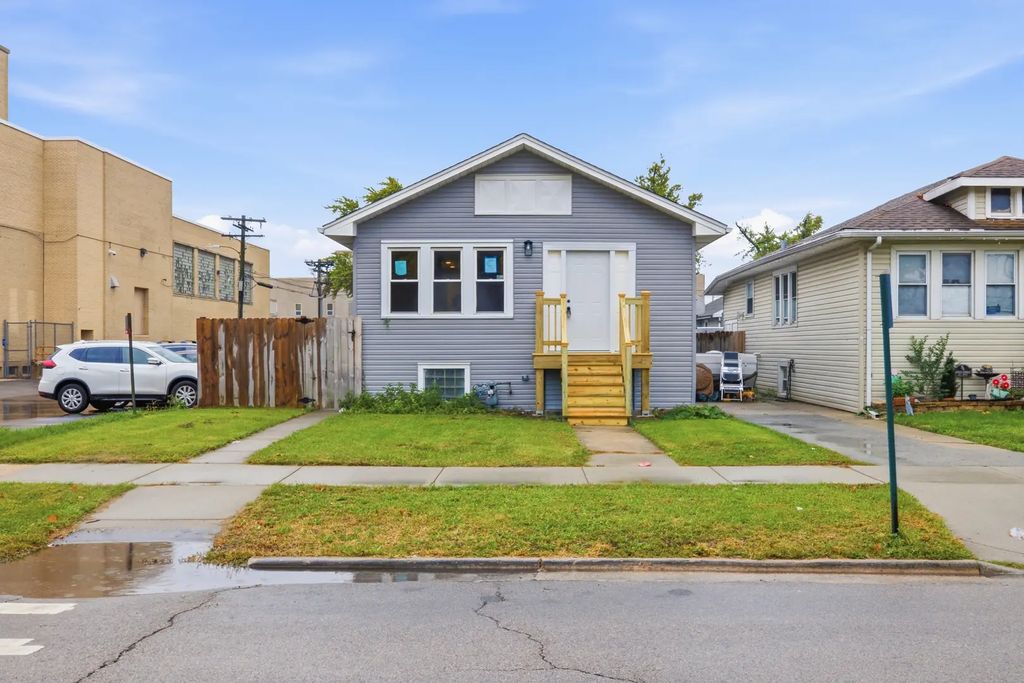 2602 Glos Avenue, Bellwood