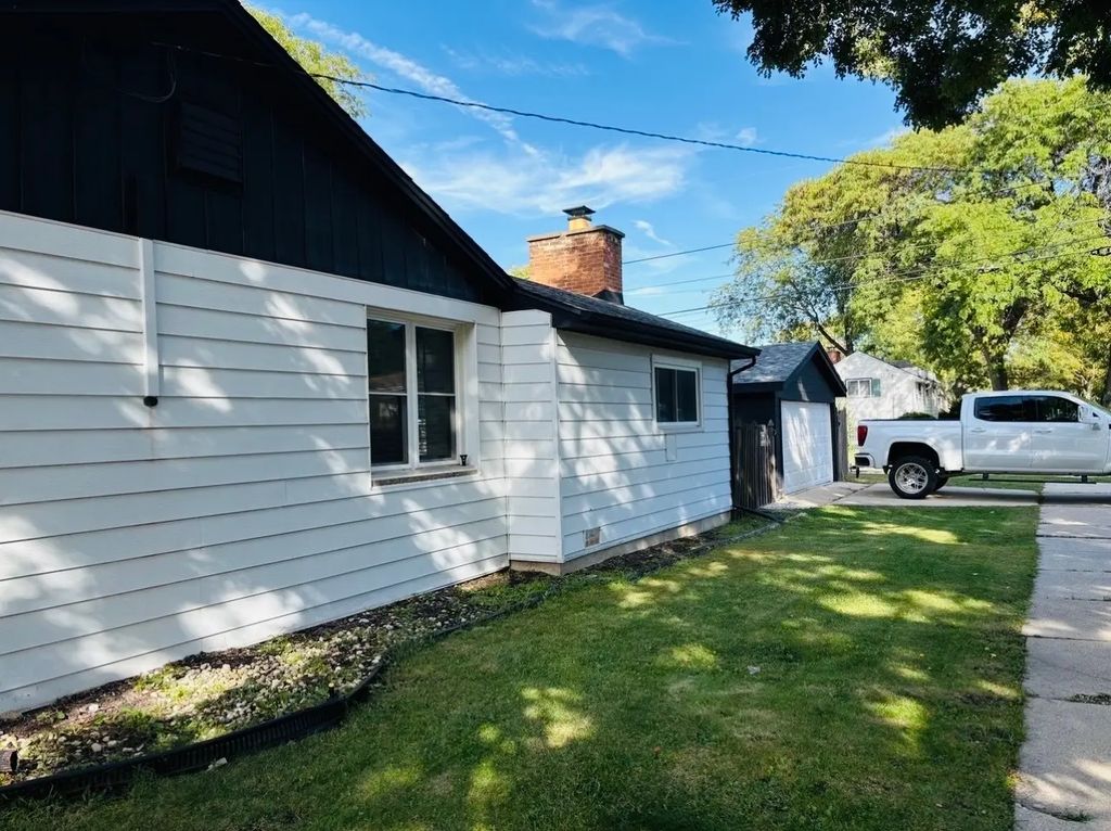 10159 S Kolin Avenue, Oak Lawn