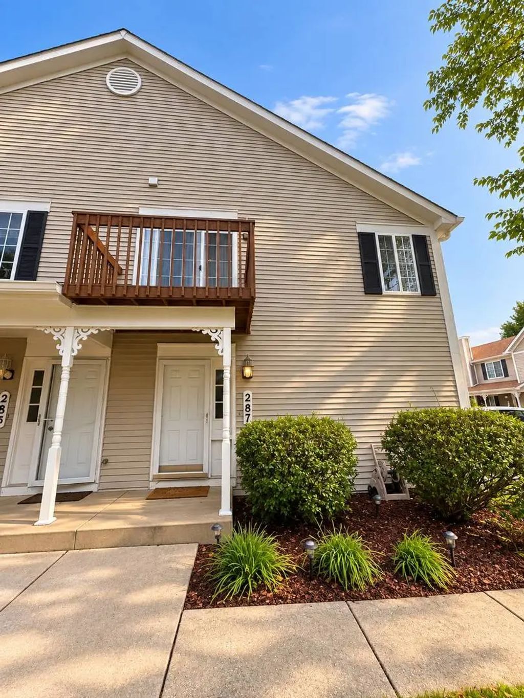 287 Sandhurst Lane D, South Elgin