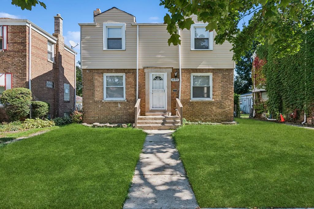 10107 S Paxton Avenue, Chicago