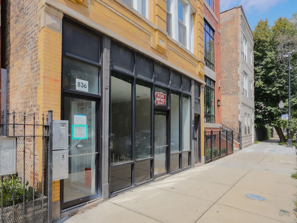 836 N Damen Avenue C, Chicago