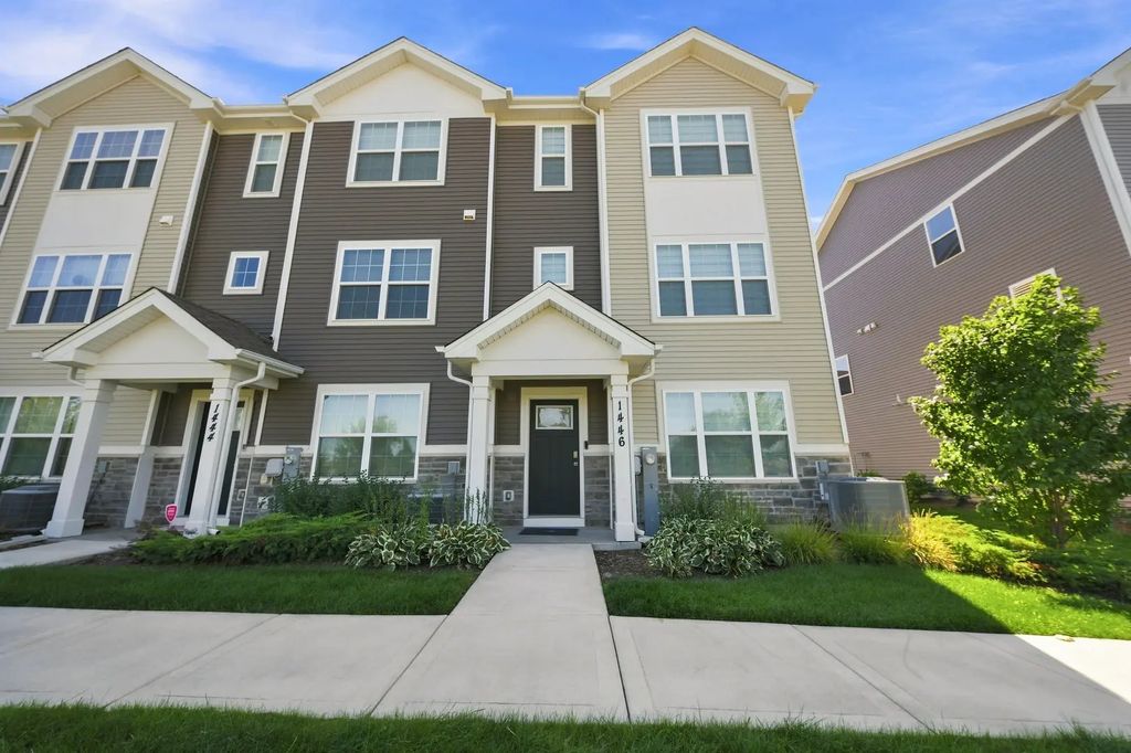 1446 Yosemite Way, Pingree Grove