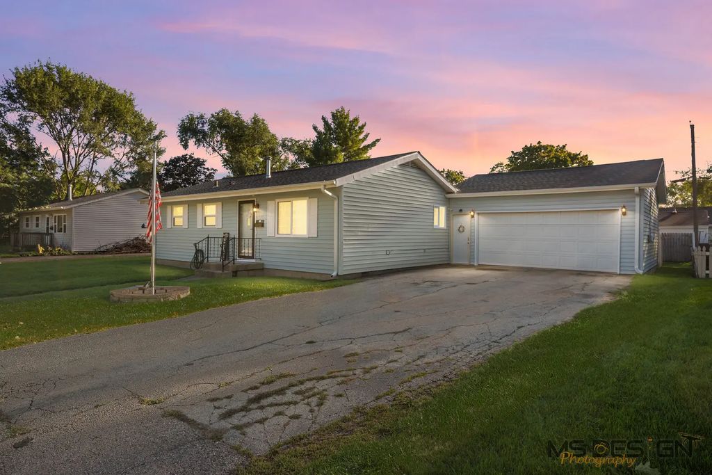 1323 Vienna Boulevard, DeKalb