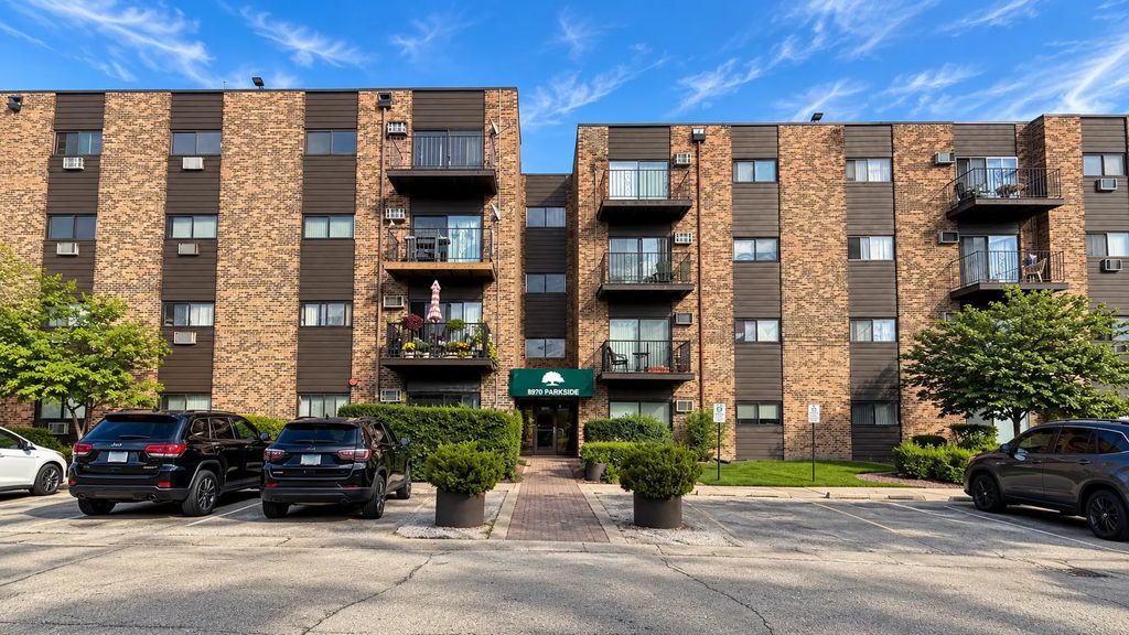 8970 N Parkside Avenue 113, Des Plaines