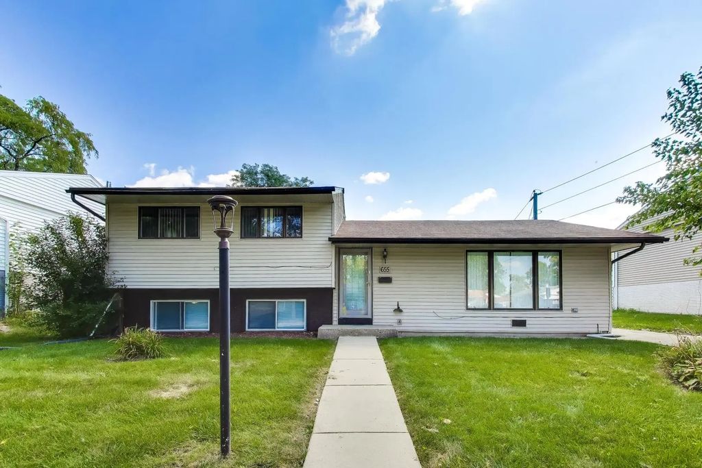 655 Thornwood Drive, Buffalo Grove