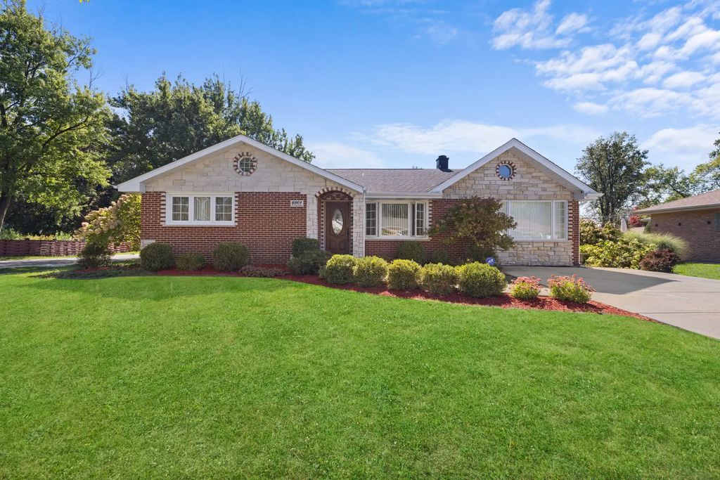 6901 W 115th Place, Worth
