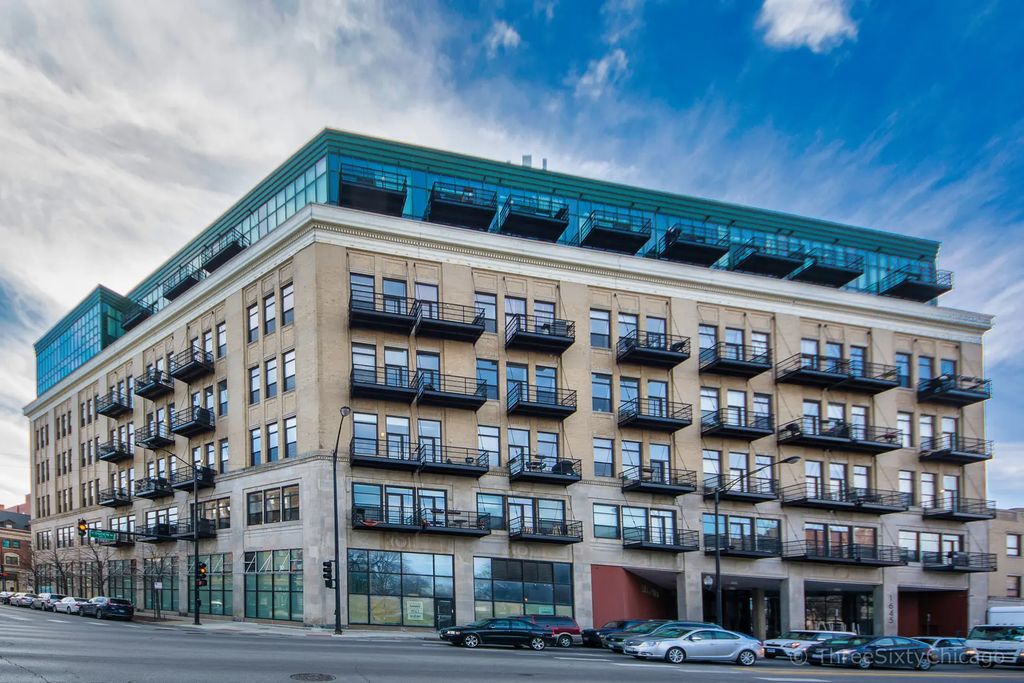 1645 W Ogden Avenue 307, Chicago
