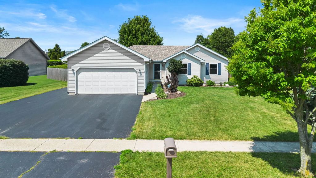 911 Cottonwood Drive, Elwood