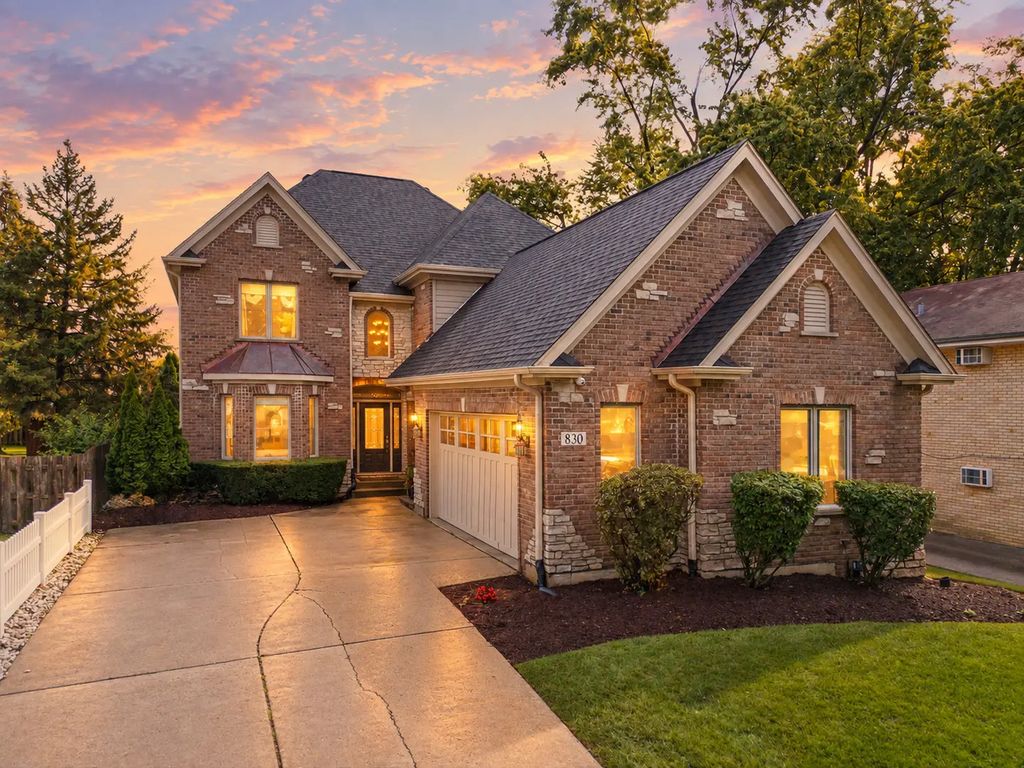 830 N Sleight Street, Naperville