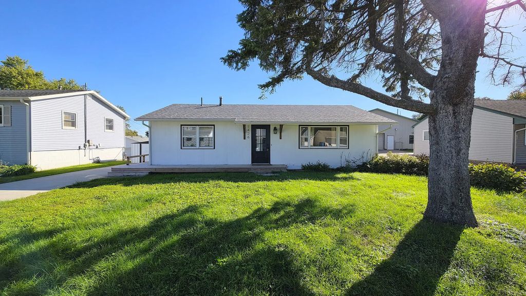 1426 Davenport Street, LeClaire