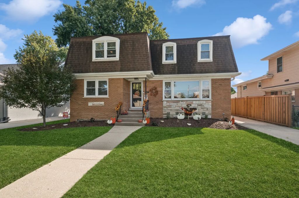 9043 Bartlett Avenue, Brookfield