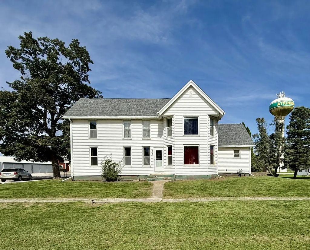 400 N School Street, Atkinson