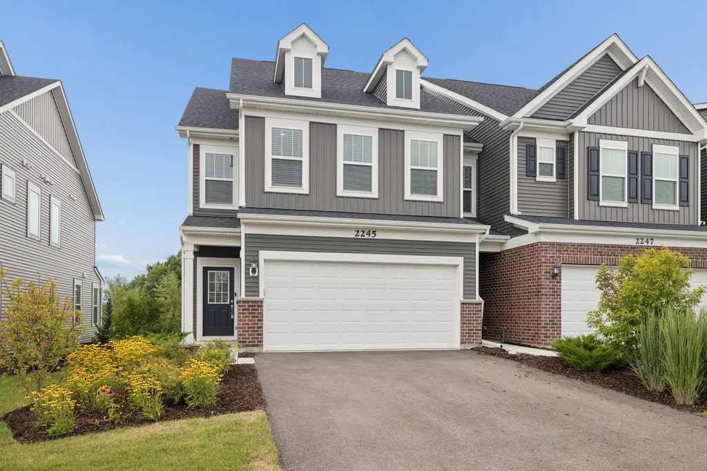 2245 Horseshoe Circle, Naperville