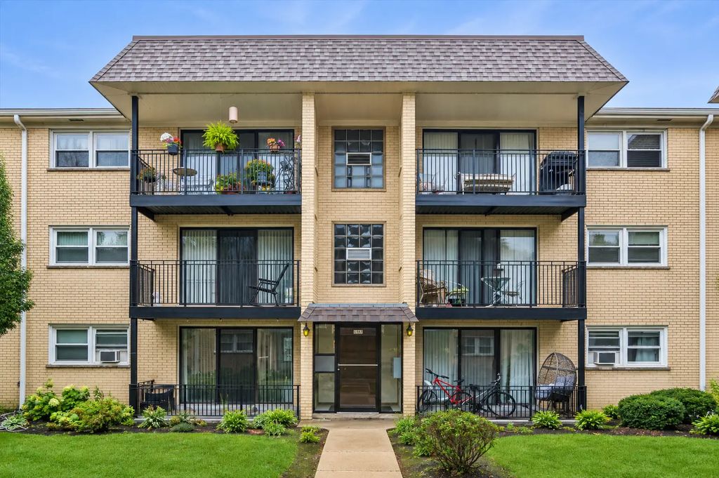 6567 N Harlem Avenue 1w, Chicago