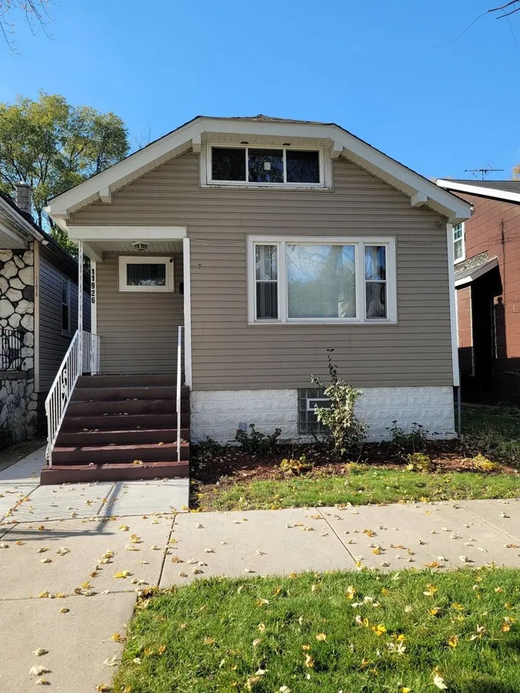 11926 S La Salle Street, Chicago