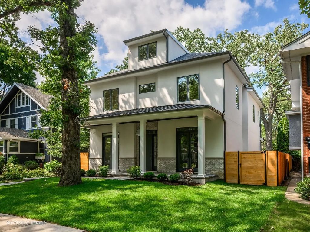414 Laurel Avenue, Wilmette