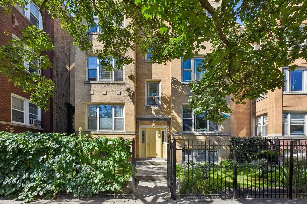 4942 N Spaulding Avenue 3s, Chicago