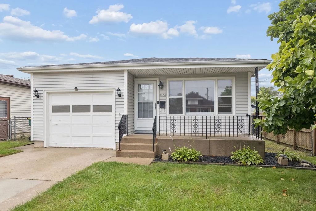 1104 N Prairie Avenue, Joliet