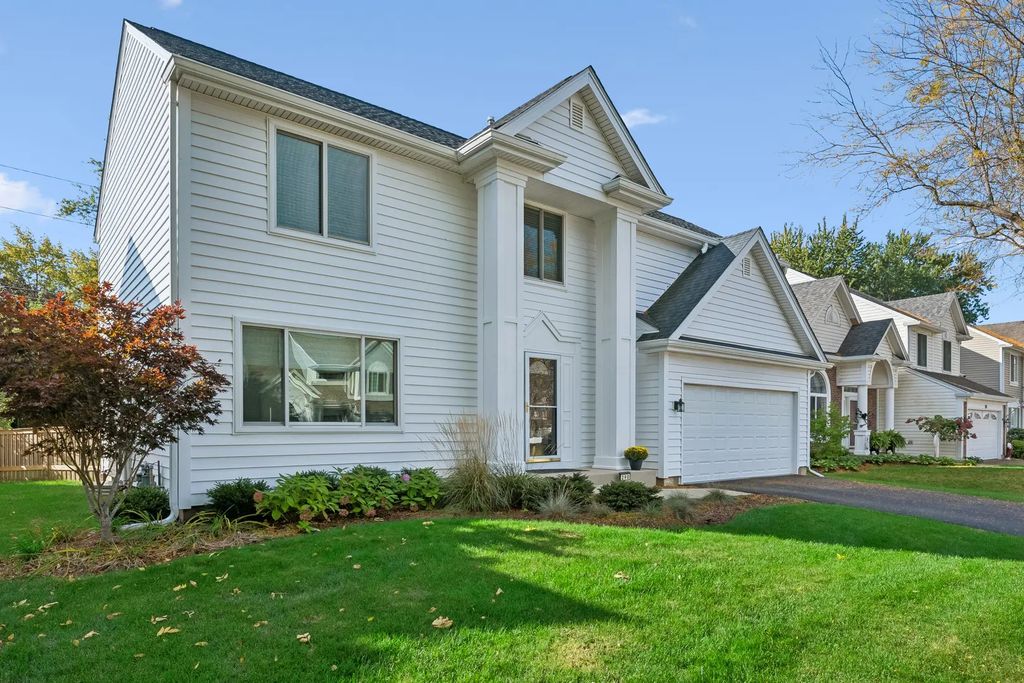 290 Rock Hall Court, Grayslake