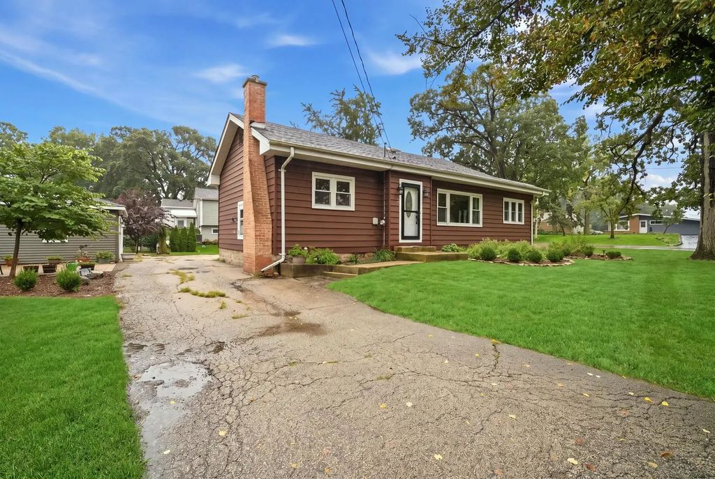 548 W Saint Charles Road, Lombard