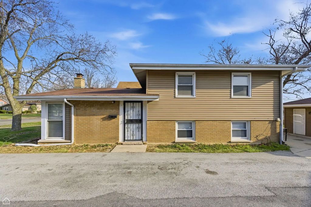 16743 Butterfield Drive, Country Club Hills
