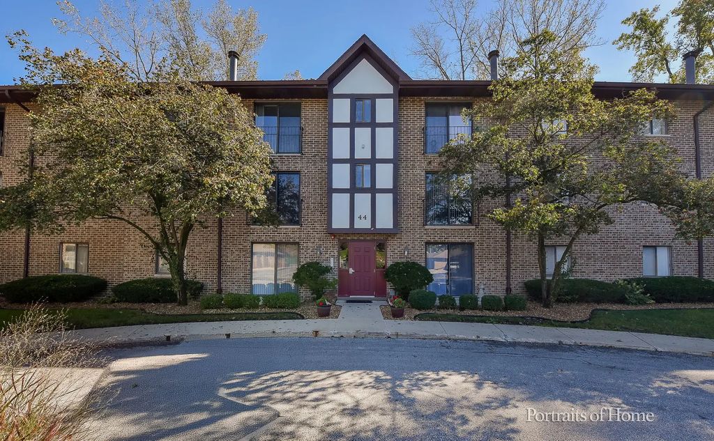 44 Harbor Court 304, Naperville