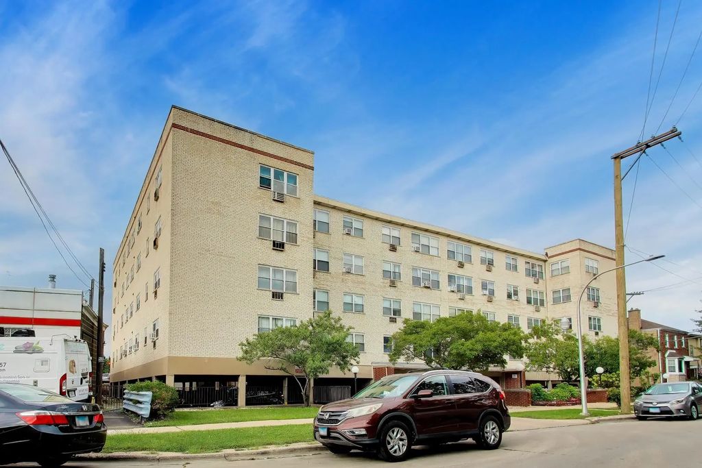 6040 N Troy Street 401, Chicago