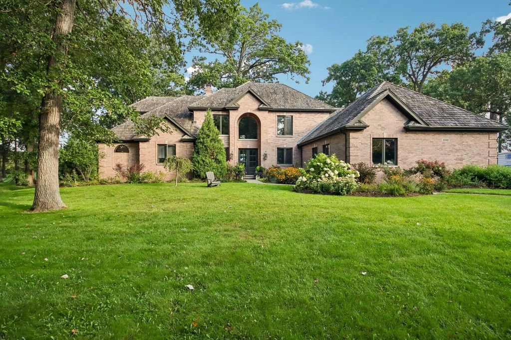 2040 Tremont Court, Libertyville