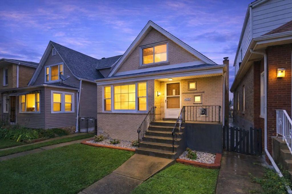 6221 S Tripp Avenue, Chicago
