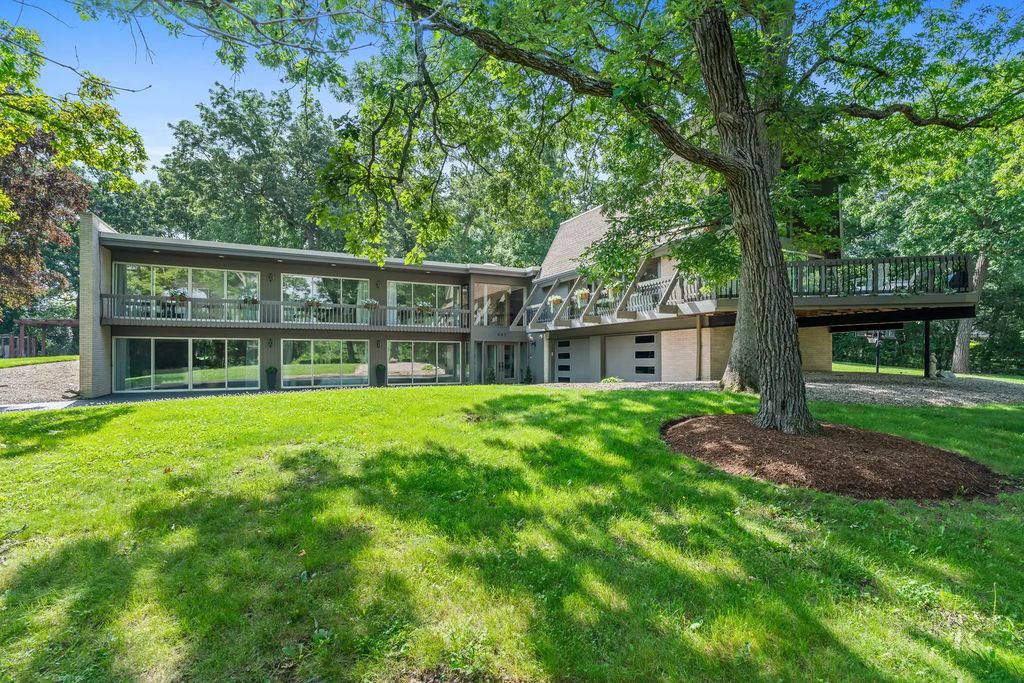 431 Maplewood Drive, Barrington