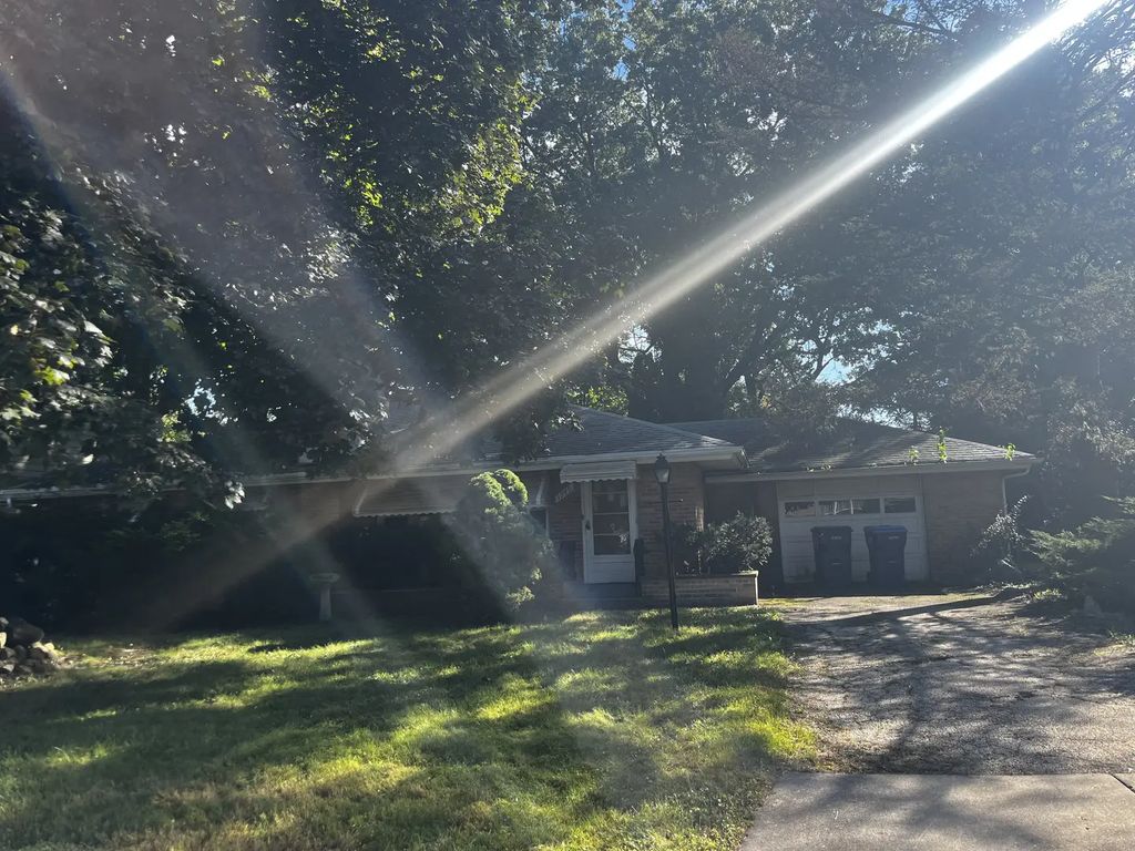 1949 Hickory Street, Waukegan