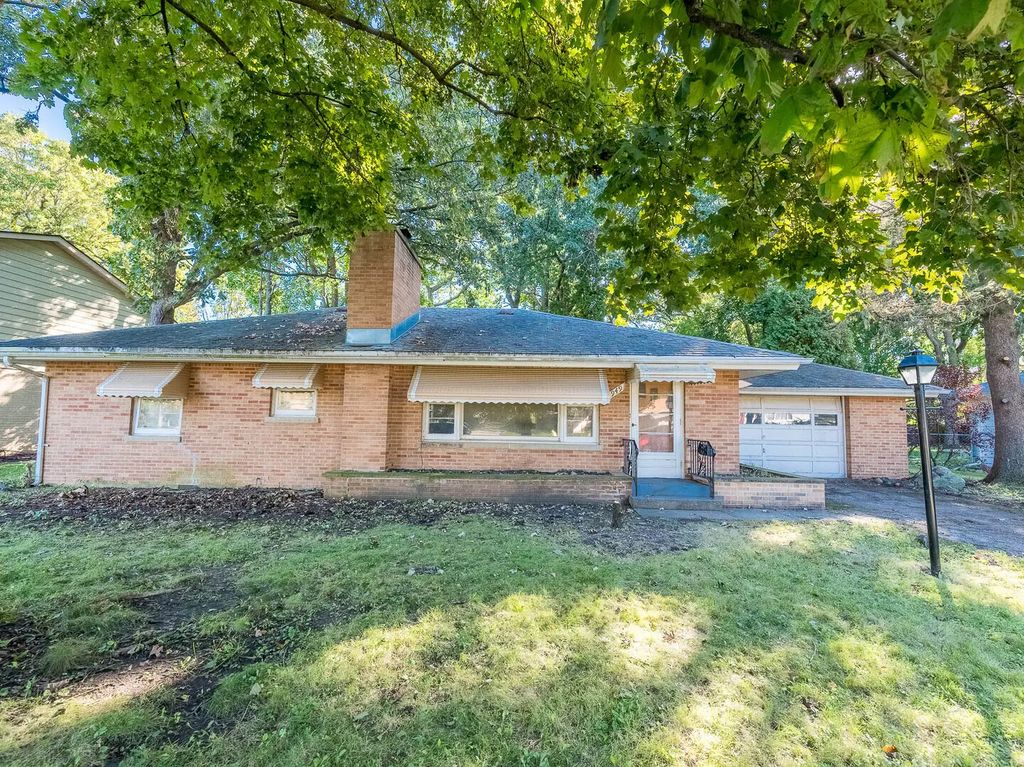 1949 Hickory Street, Waukegan
