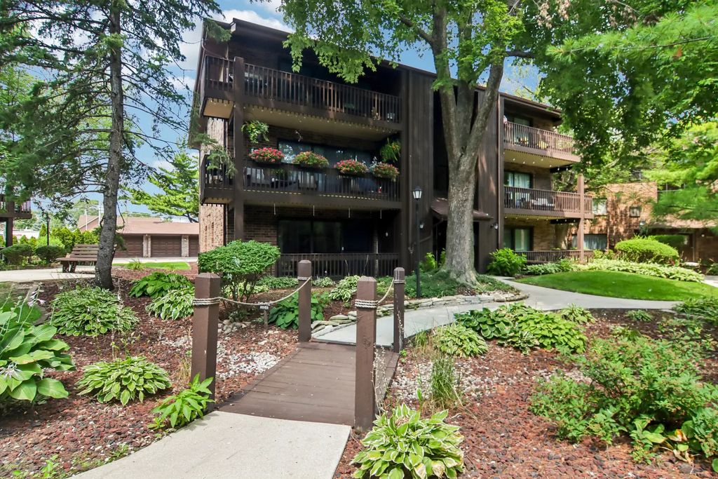 9555 Southwest Highway 1s, Oak Lawn