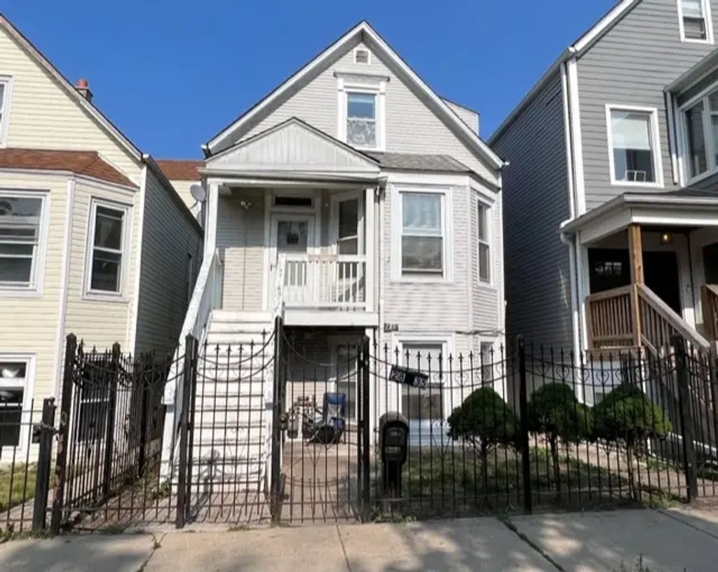 2835 N Ridgeway Avenue 1, Chicago