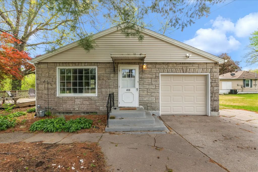 408 32nd Avenue, Moline