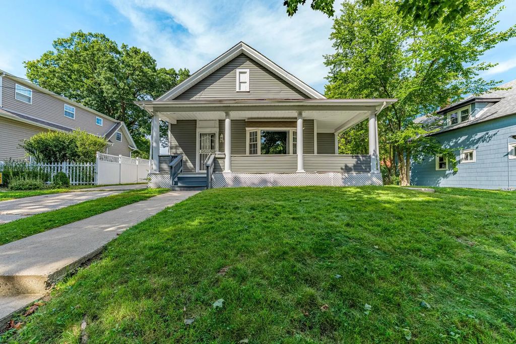 2520 Walnut Street, Blue Island