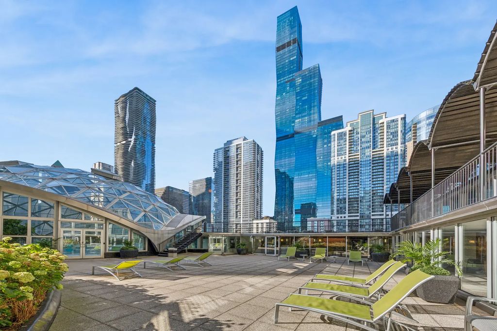 400 E Randolph Street 1223, Chicago